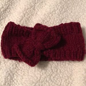 Winter headband with bow